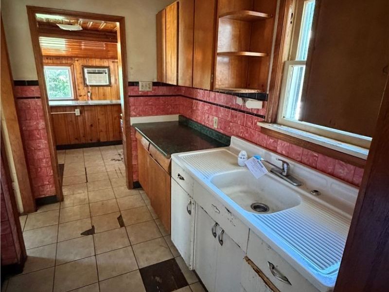 1027 Austin Avenue, Akron, OH 44306 Photo 10
