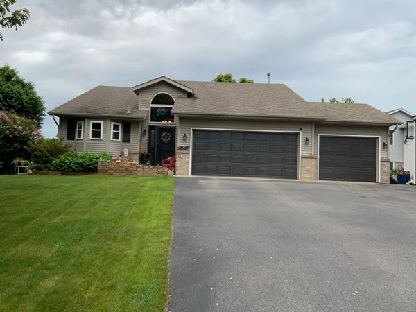 1281 Agate Court, Sauk Rapids, MN 56379