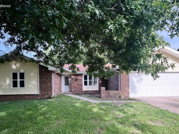 3852 S Hillcrest Avenue , Springfield, MO 65807