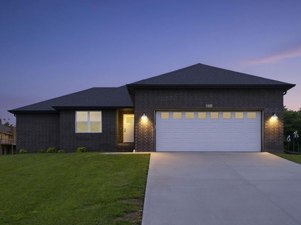 524 E Logan Street , Willard, MO 65781