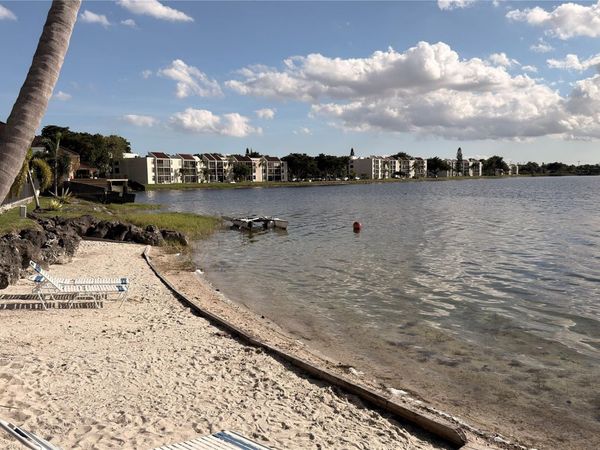 110 Lake Emerald Drive, Unit 107, Oakland Park, FL 33309