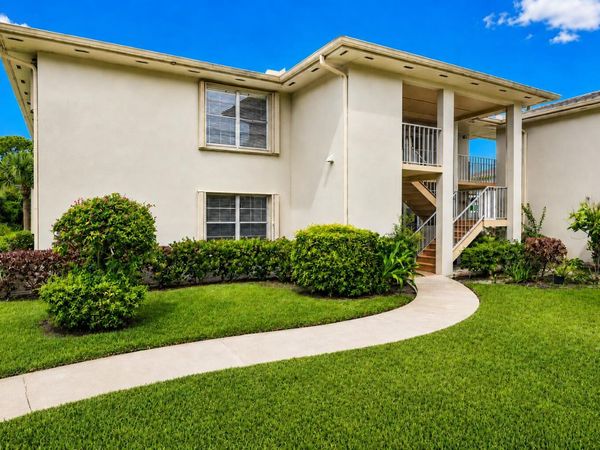 1 Lake Vista Trail, Unit 207, Port St. Lucie, FL 34952