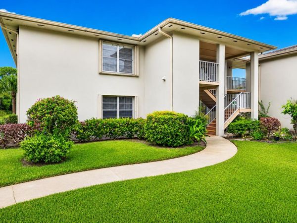 1 Lake Vista Trail, Unit 207, Port St. Lucie, FL 34952