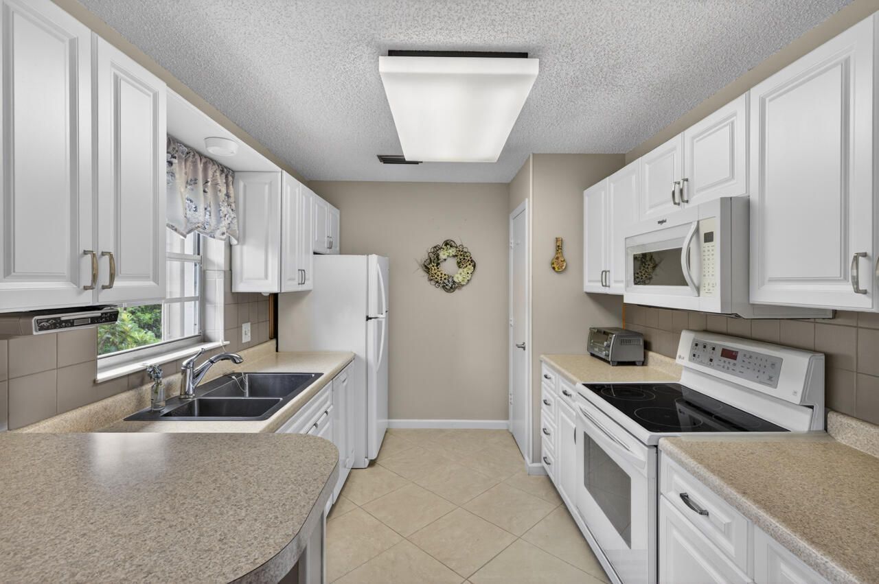 1 Lake Vista Trail, Unit 207, Port Saint Lucie, FL 34952 Photo