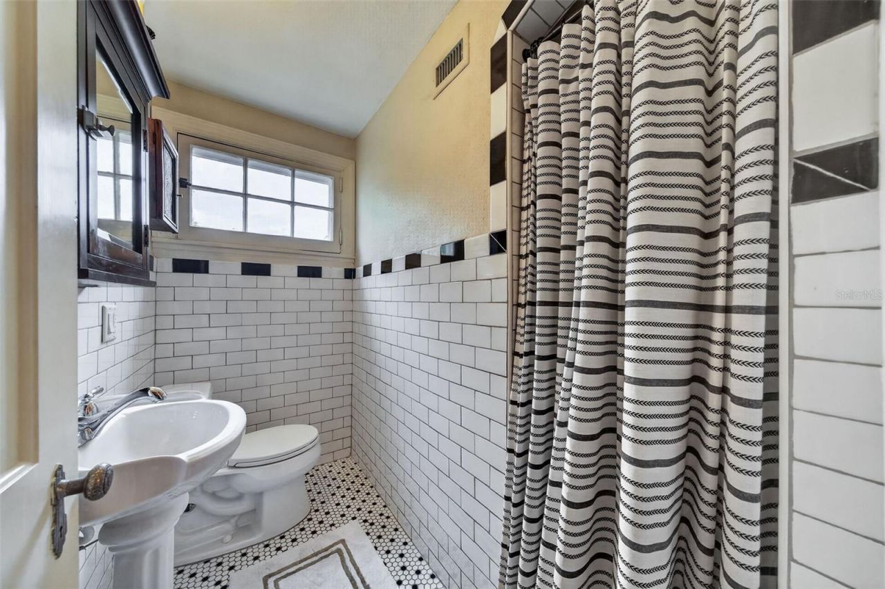 1415 Lancaster Drive, Orlando, FL 32806 Photo