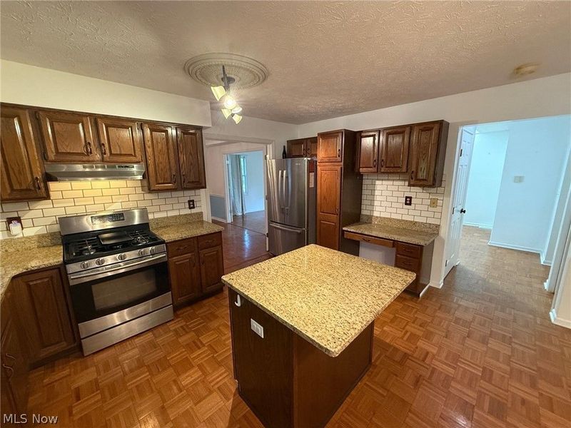 1273 Sharonbrook Drive , Twinsburg, OH 44087 Photo 2