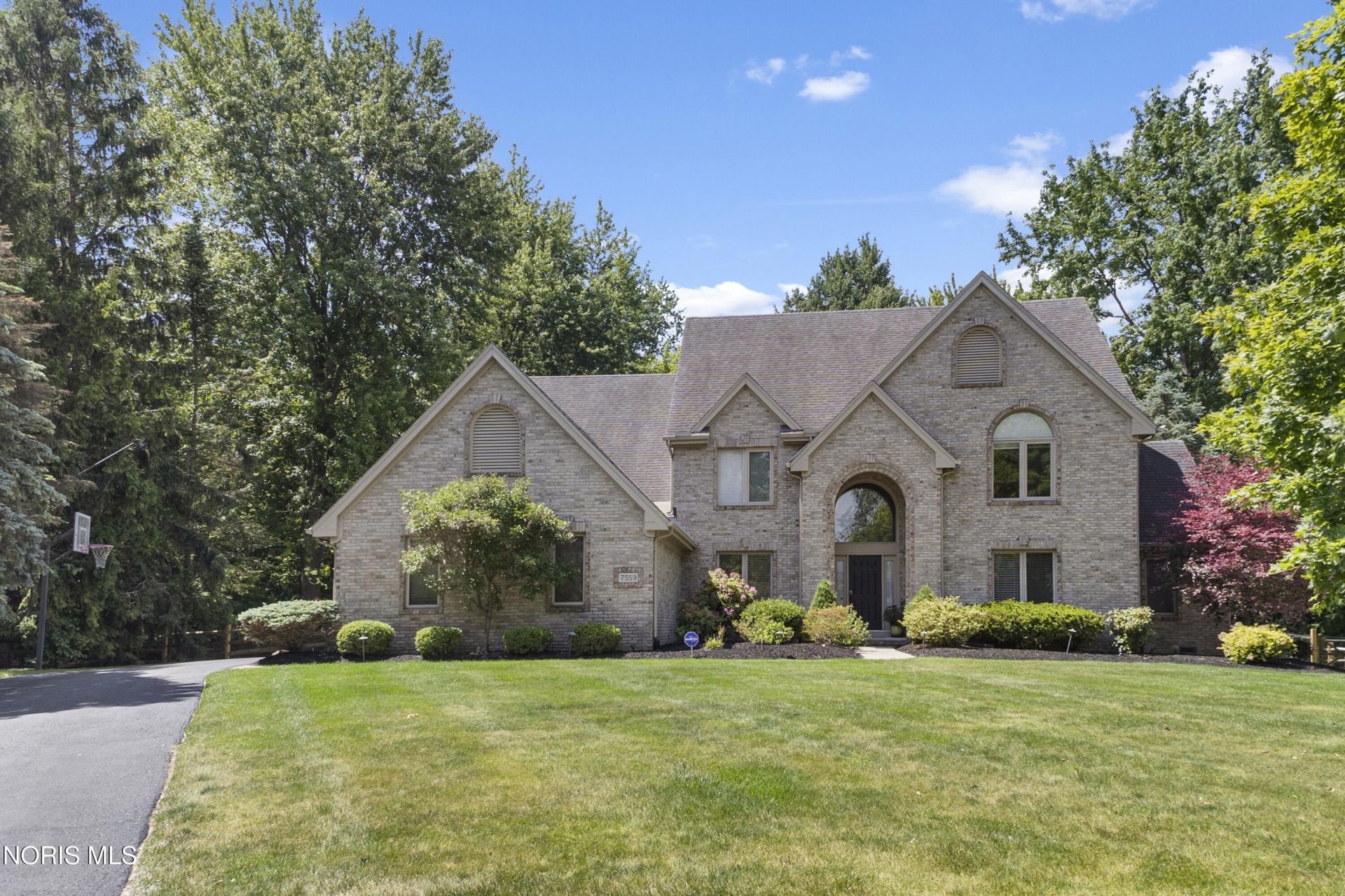 7559 Peachtree Lane , Sylvania, OH 43560 Main Photo
