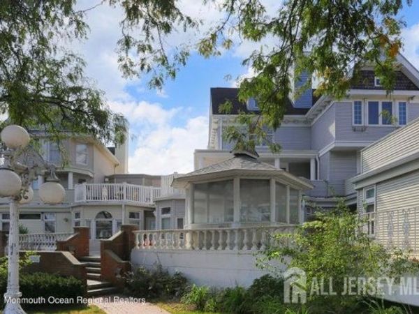 100 1st Street , Keyport, NJ 07735