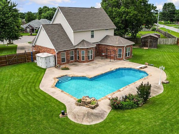 6425 W Pagosa Place, Fayetteville, AR 72704