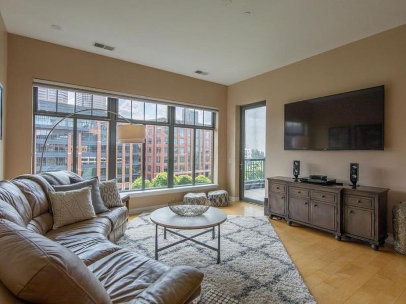 250 Daniel Burnham Square, Unit 607, Columbus, OH 43215 Photo 6