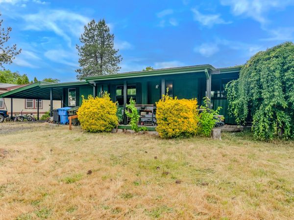 20 Brophy Way, Unit 3, Shady Cove, OR 97539