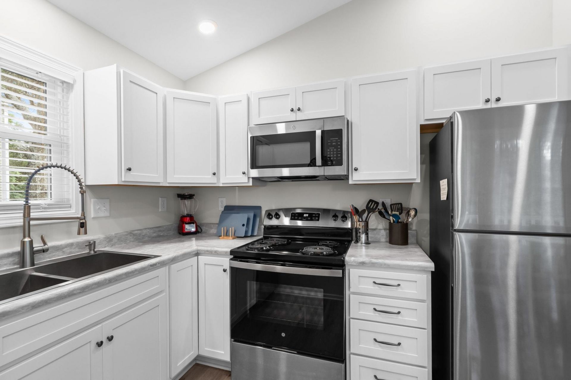6001-vila 1 S Kings Hwy. Photo 19