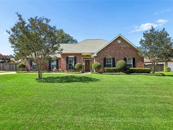 420 TURNWOOD Drive , Covington, LA 70433