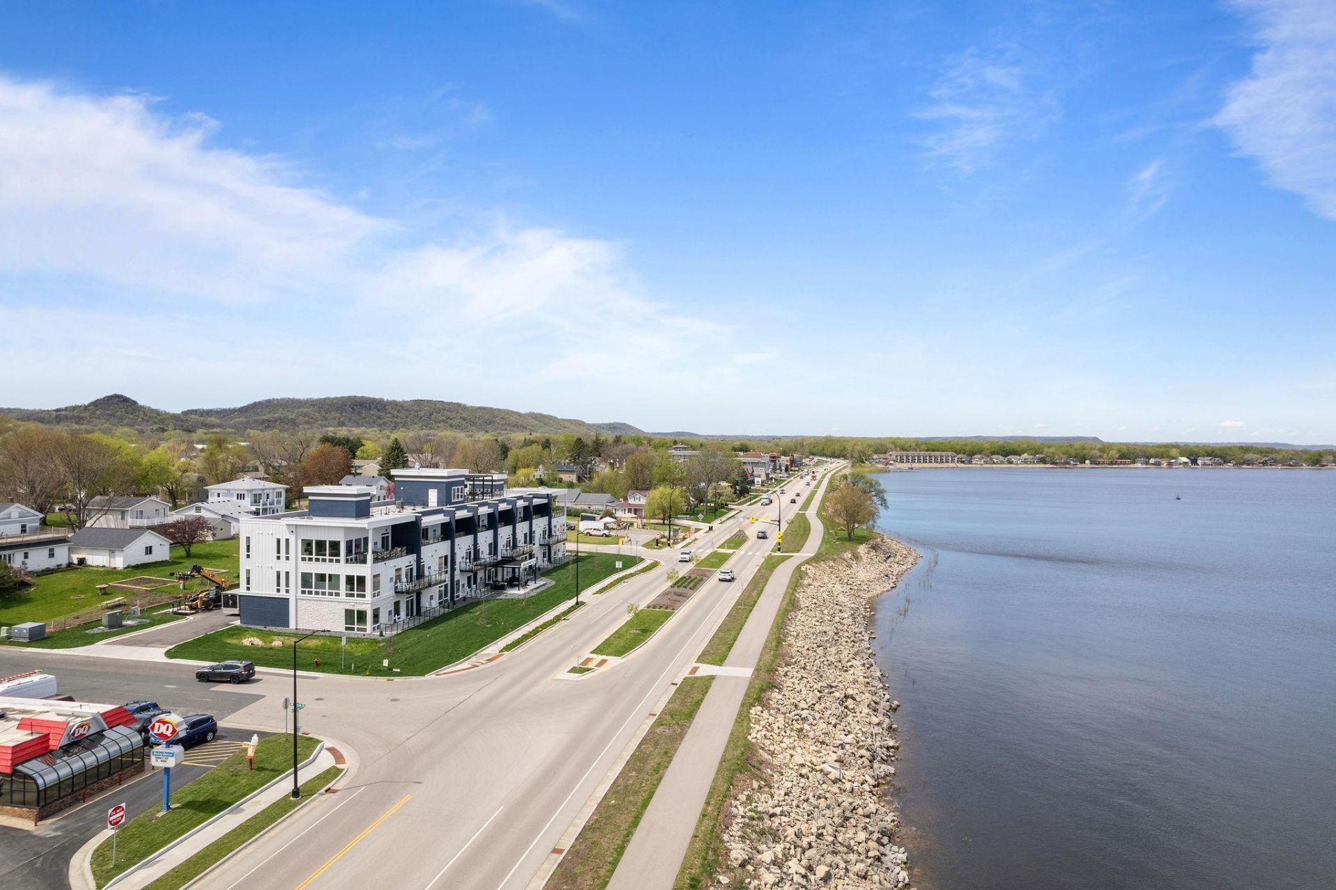 907 N Lakeshore Drive , Lake City, MN 55041