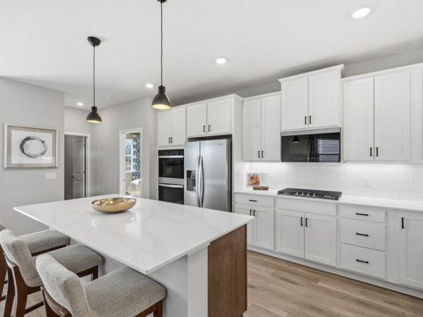 1712 Oak Creek Drive, Chaska, MN 55318