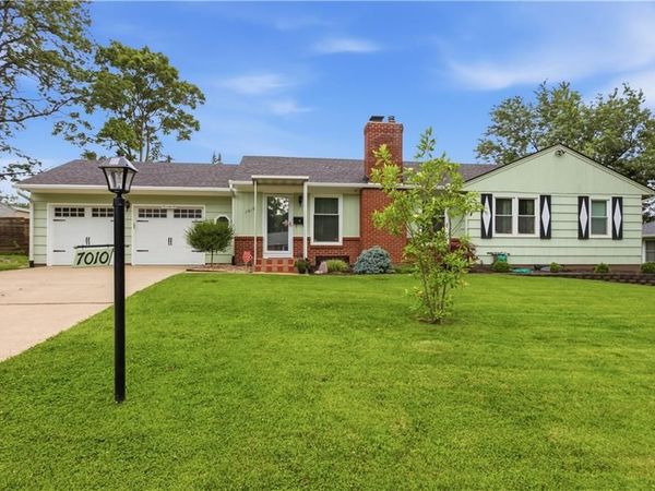 7010 W 65th Terrace, Overland Park, KS 66202