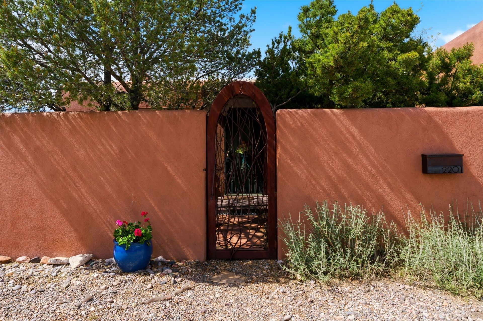 2201 Paseo De Los Chamisos, Santa Fe, NM 87505 Main Photo