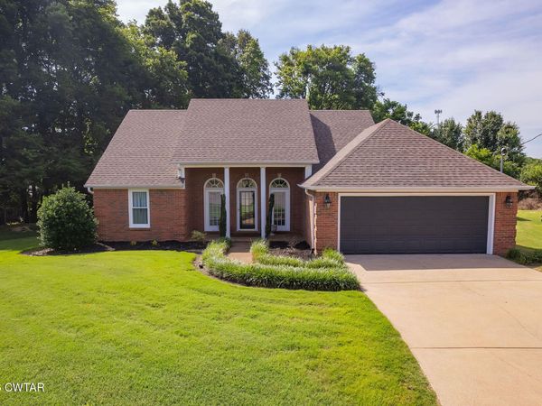 1201 Live Oak Street , Dyersburg, TN 38024