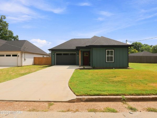 120 E Grand Street, Jackson, TN 38301