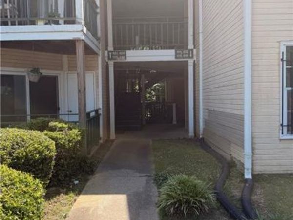 615 Ridge Creek Drive , Clarkston, GA 30021