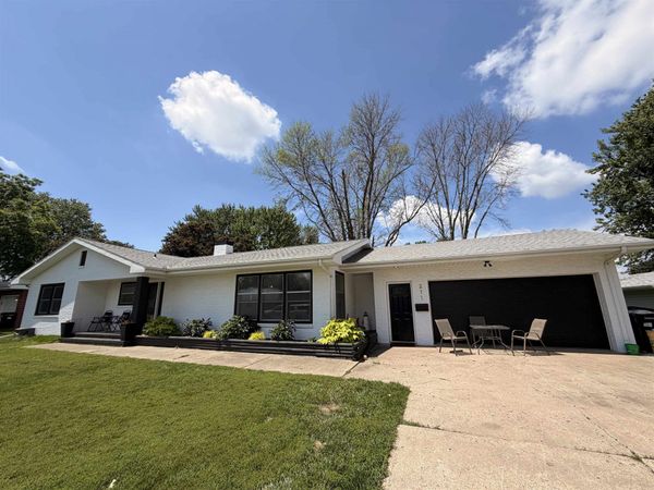 211 N 6th Avenue W, Hartley, IA 51346