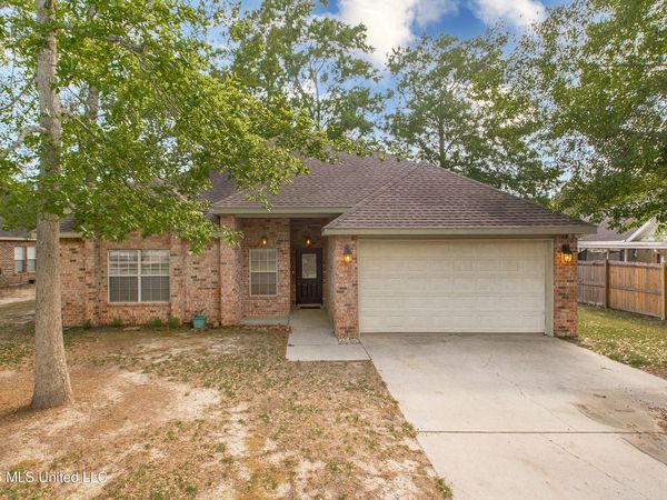 4 Maroon Drive, Picayune, MS 39466