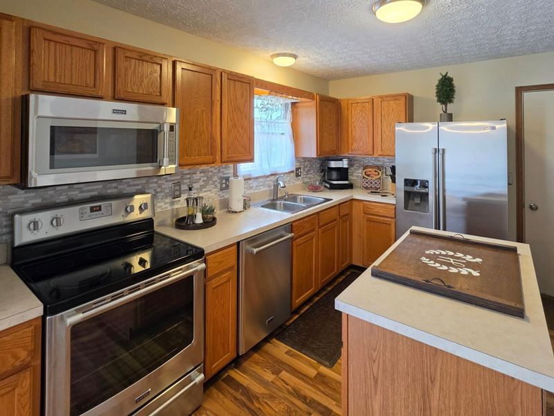 5789 Westbank Drive, Galloway, OH 43119 Photo 14
