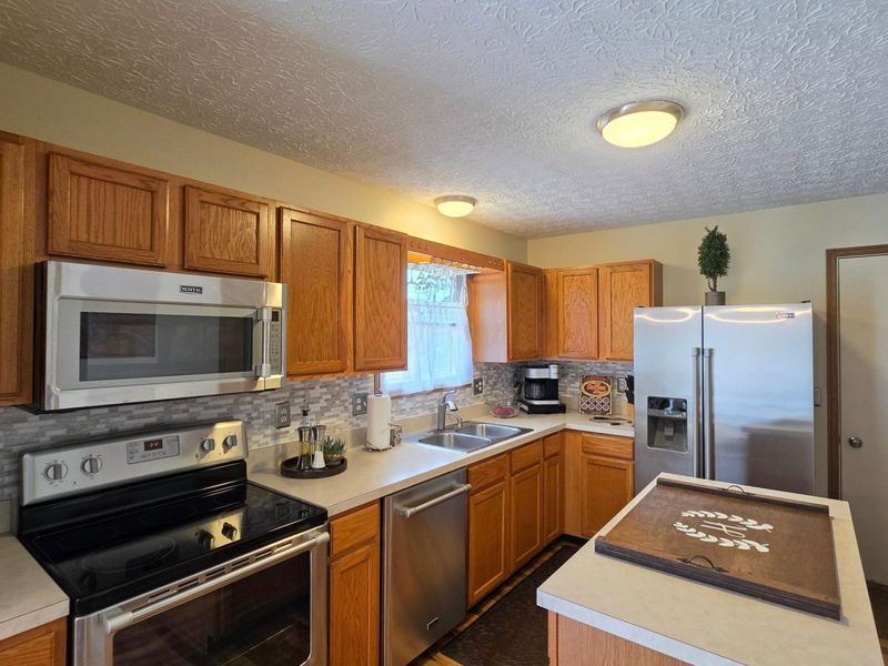 5789 Westbank Drive, Galloway, OH 43119 Photo 4