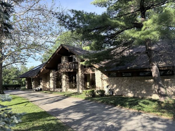 Burr Ridge, IL 60527