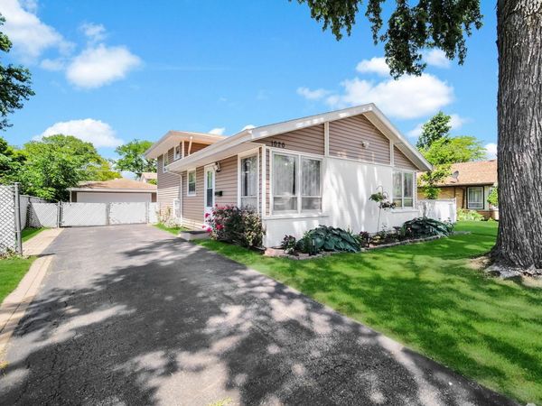1020 Hahn Place , West Chicago, IL 60185