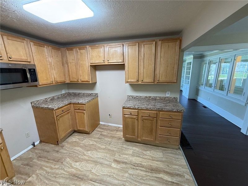 127 E 270th Street , Euclid, OH 44132 Photo 11