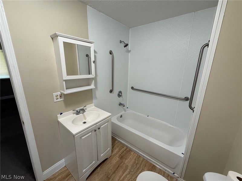 127 E 270th Street , Euclid, OH 44132 Photo 16