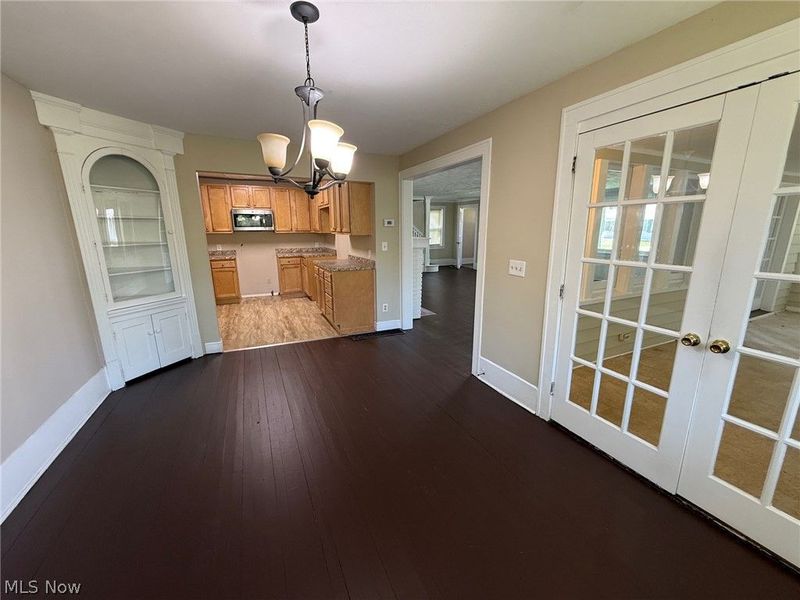 127 E 270th Street , Euclid, OH 44132 Photo 3