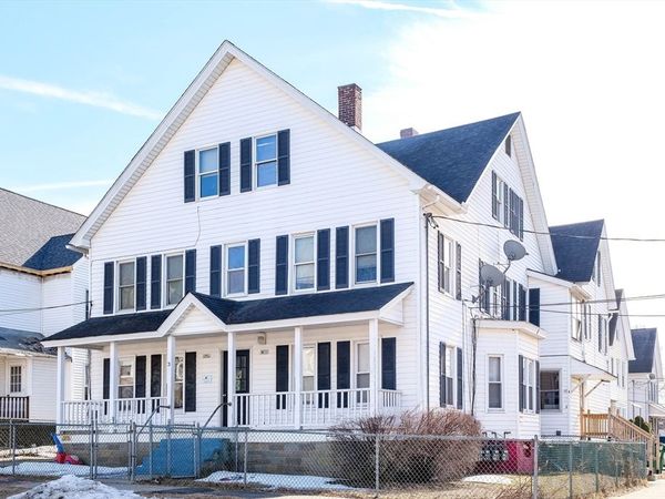 3 Charles St, Unit 3R, Chicopee, MA 01020