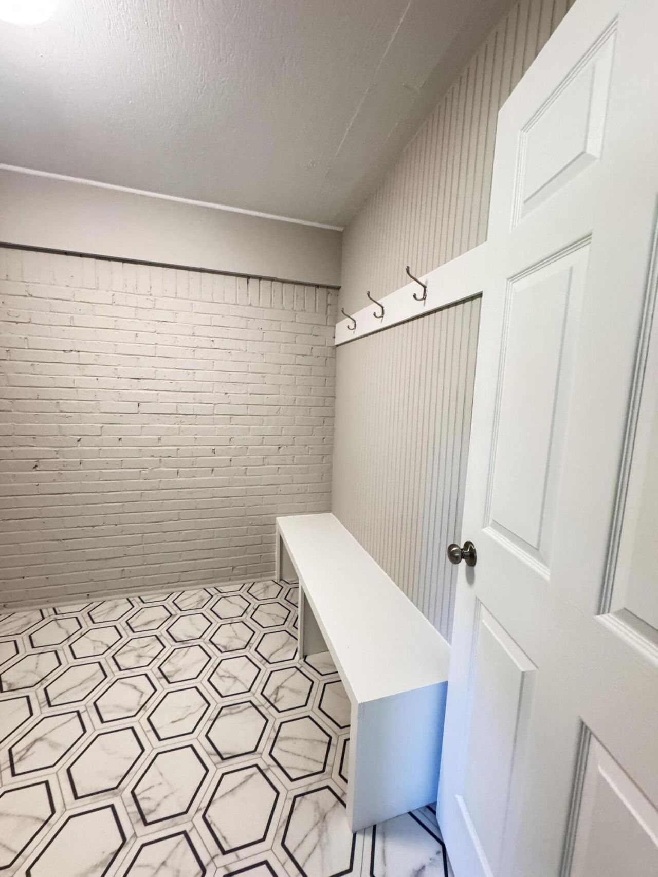 505 Lakeshore Photo 16