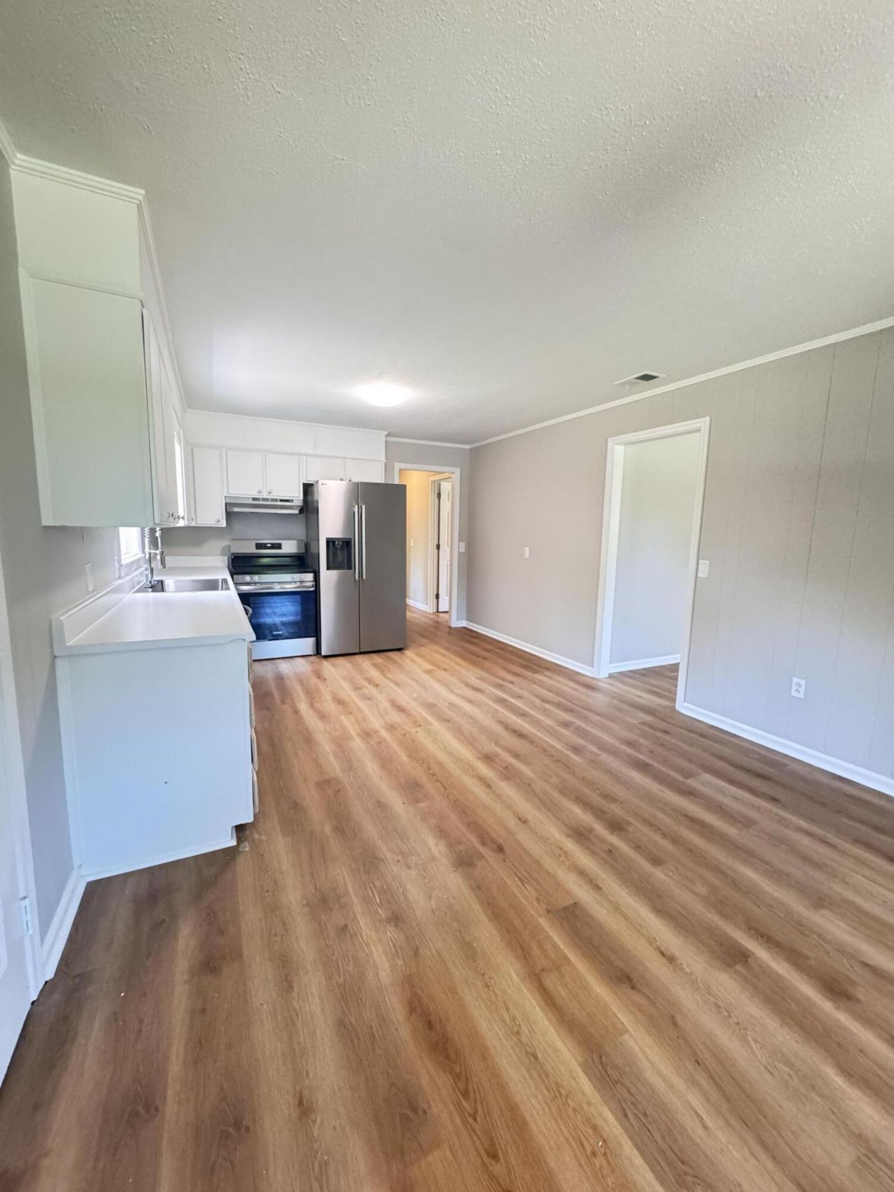 505 Lakeshore Photo 17