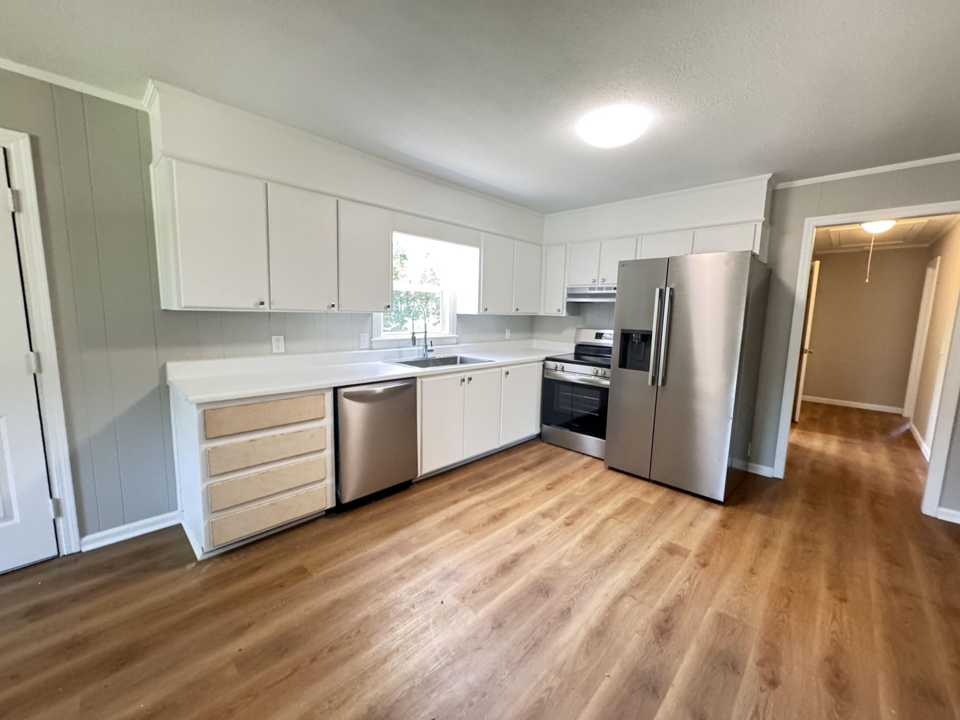 505 Lakeshore Photo 22