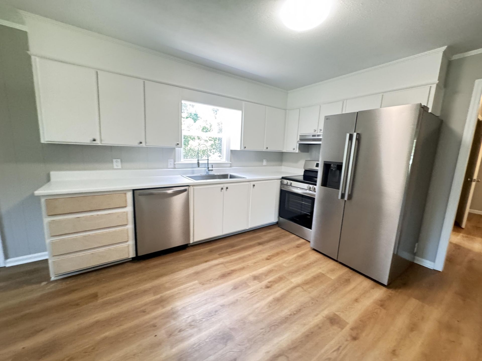 505 Lakeshore Photo 24