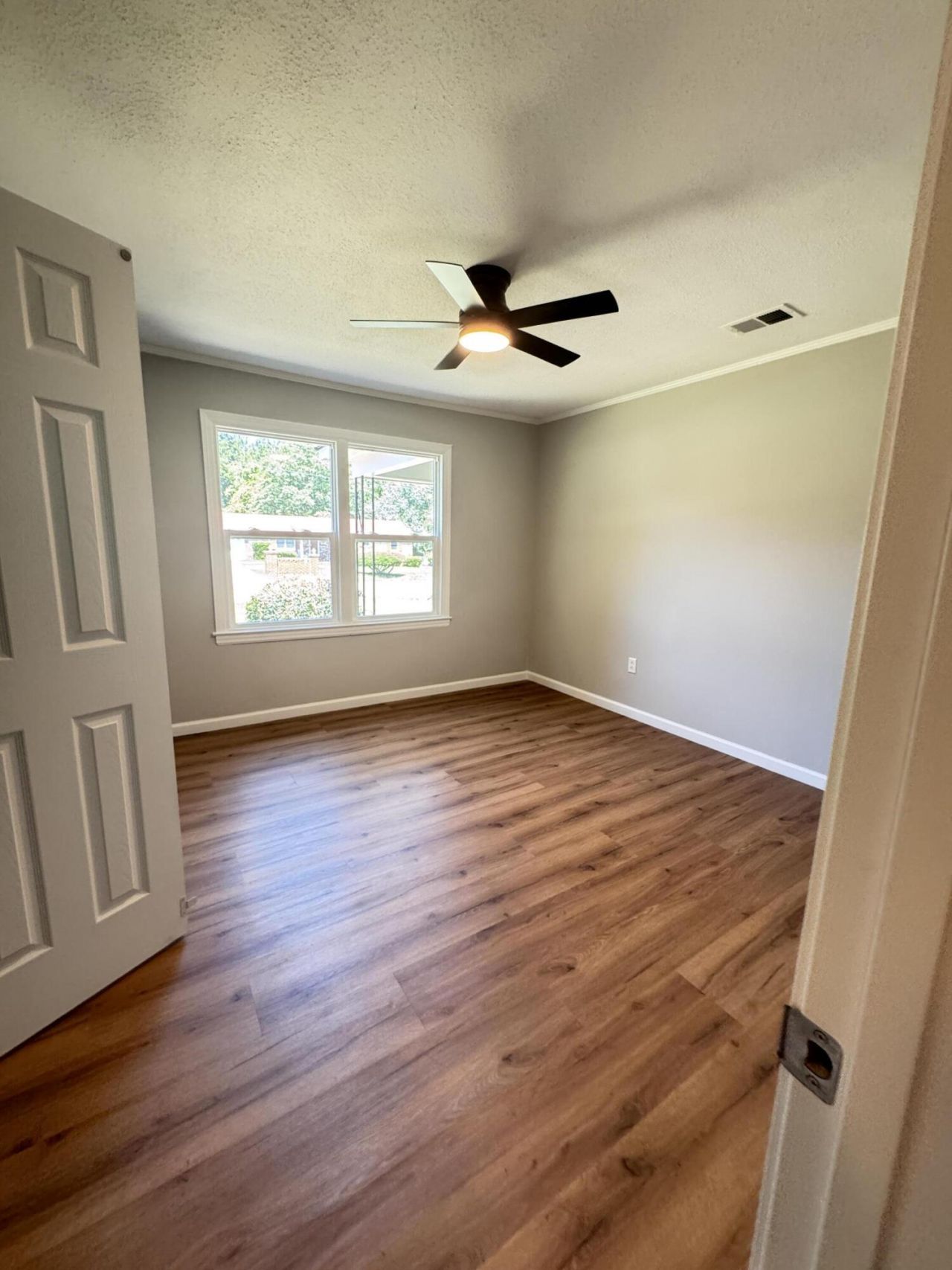 505 Lakeshore Photo 28