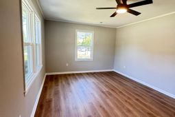 505 Lakeshore photo 4