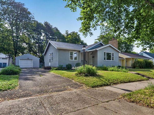 4034 Zane Avenue N, Robbinsdale, MN 55422