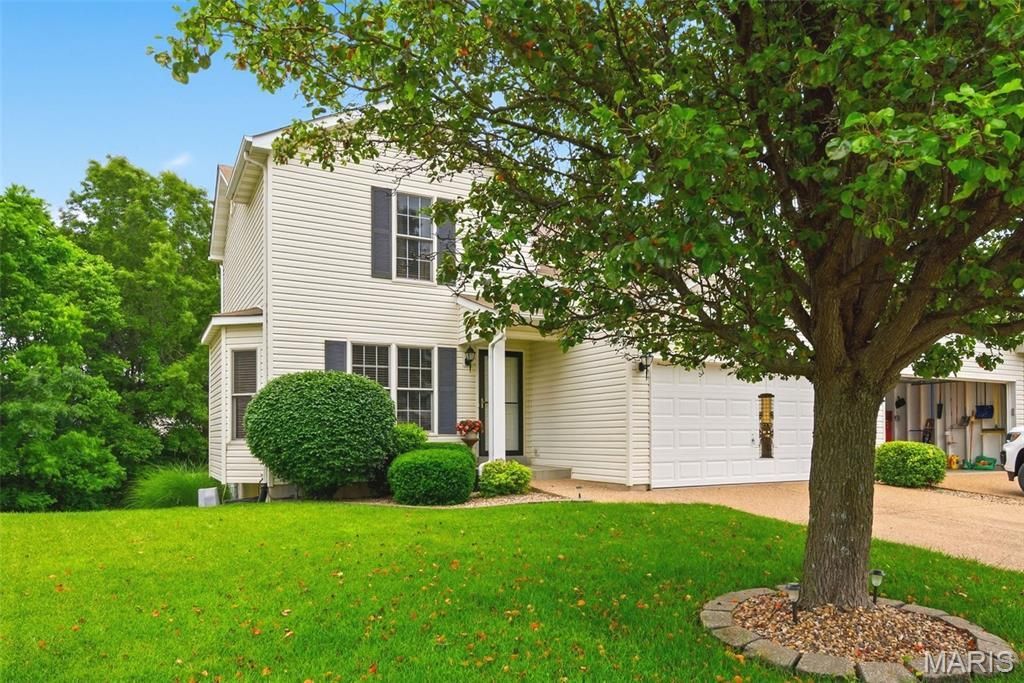 539 Donna Marie Drive , Wentzville, MO 63385 Main Photo