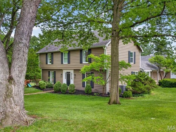 1534 Mason Valley Road, Town and Country, MO 63131