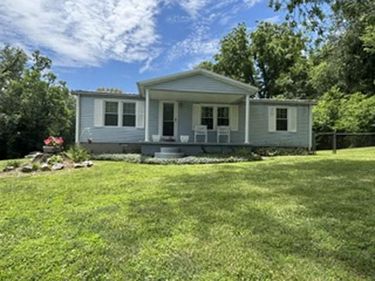 1054 Yelvington Grandview Dr., Maceo, KY 42355