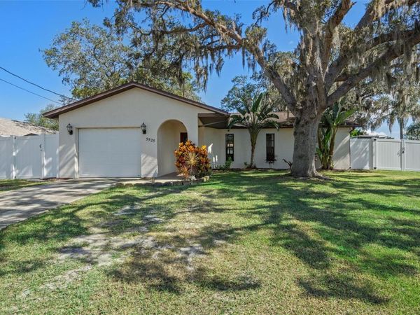 5525 APPLEGATE DRIVE , SPRING HILL, FL 34606