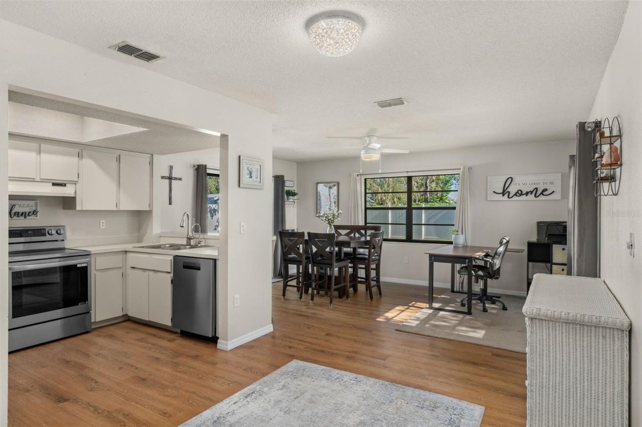 5525 Applegate Drive , Spring Hill, FL 34606 Photo