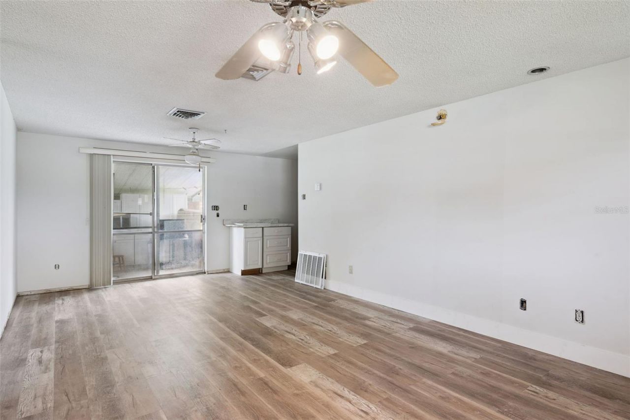 102 Cosmos Drive, Orlando, FL 32807 Photo