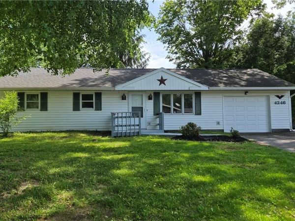 4246 Aurora , Liverpool, NY 13090