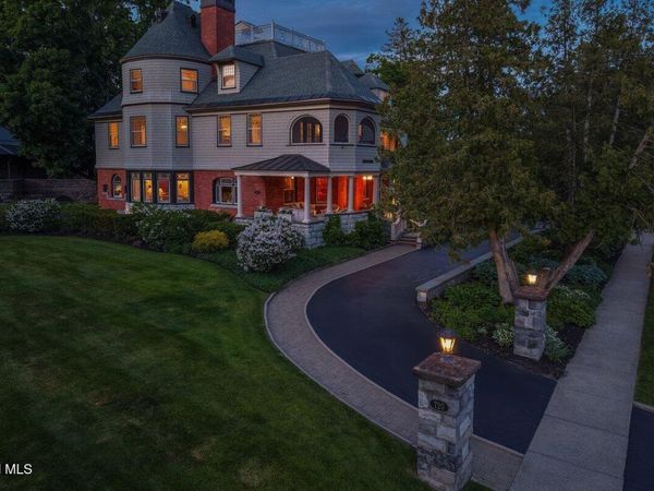 720 N Broadway, Saratoga Springs, NY 12866