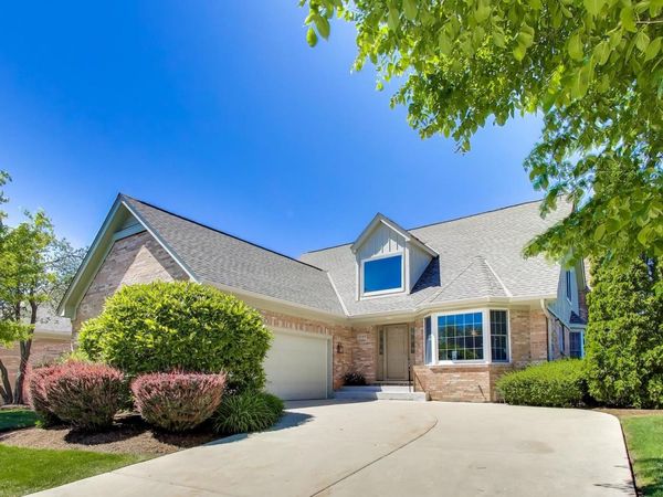 1049 Plantain Court , Crystal Lake, IL 60014